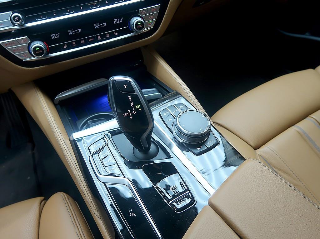 [BMW]5시리즈 (G30) 520i 럭셔리 - 이미지 10