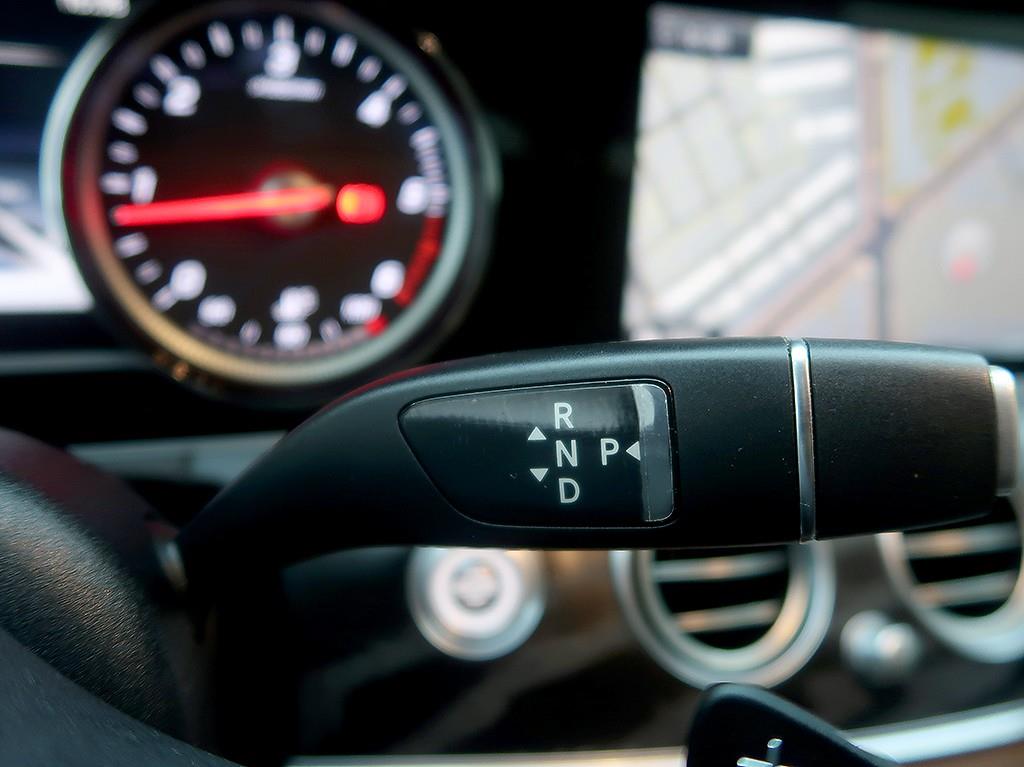 [벤츠] E-클래스 W213 E220d 아방가르드 - 이미지 10