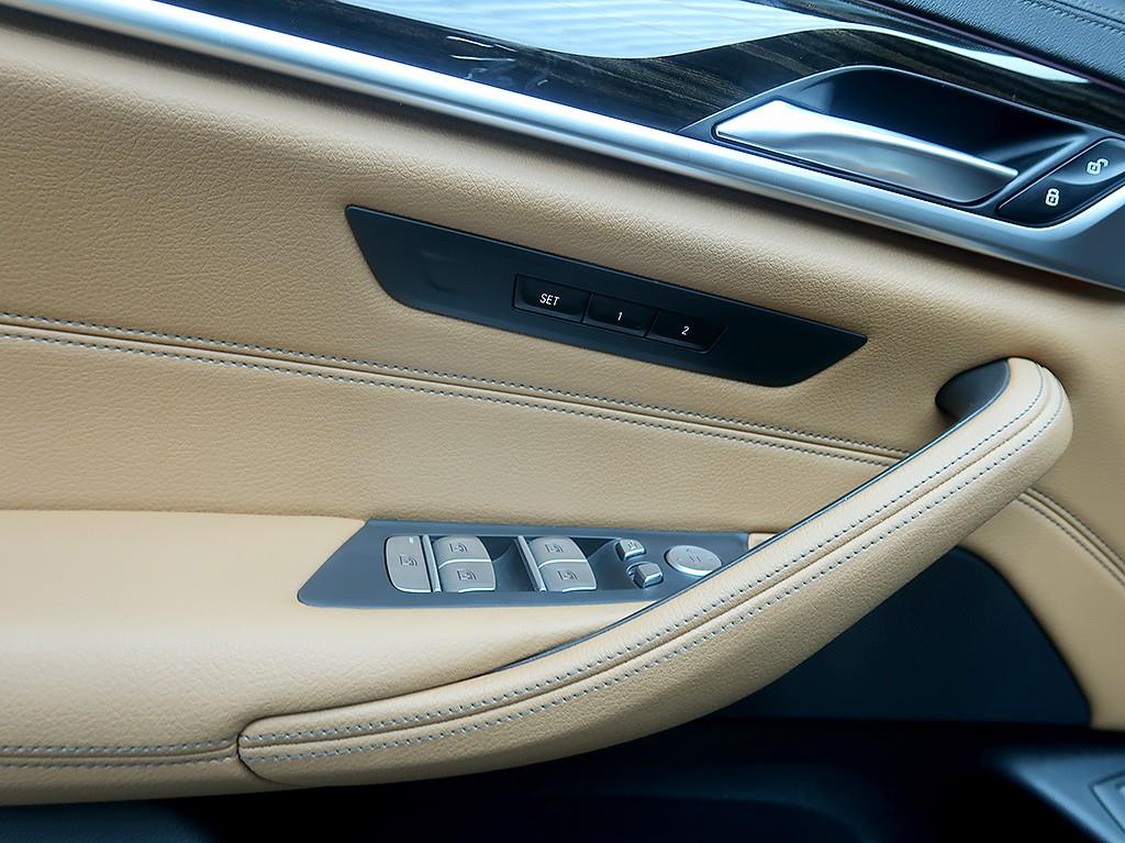 [BMW] 5시리즈 (G30) 520i 럭셔리 - 이미지 14