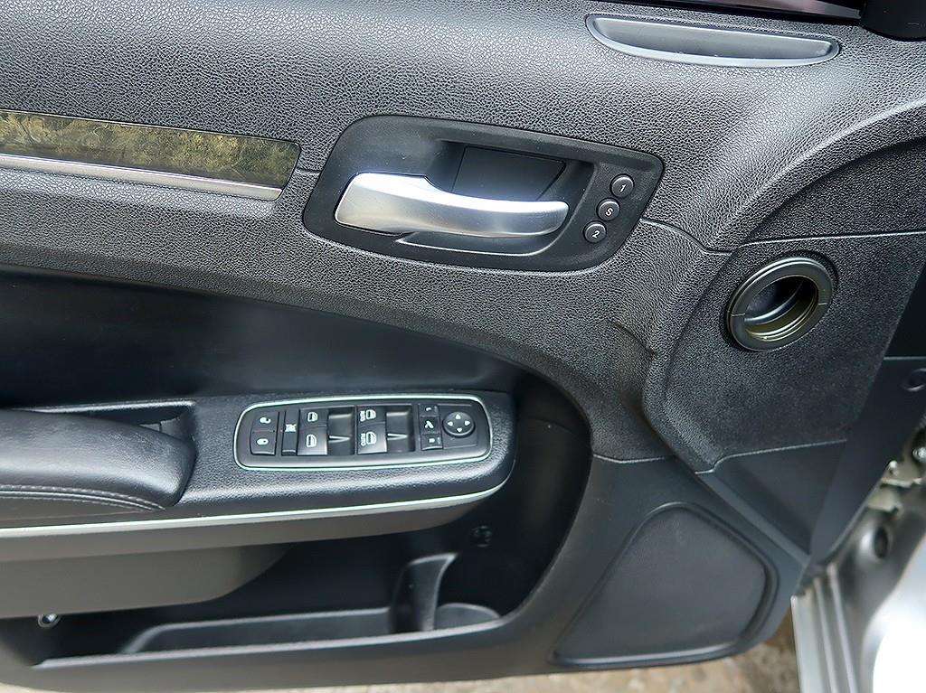 [크라이슬러] 더뉴300C 3.0 디젤 - 이미지 25