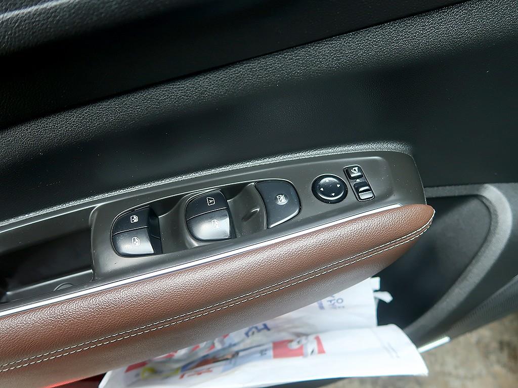 [르노코리아(삼성)] 더뉴QM6 가솔린 2.0 GDe RE 2WD - 이미지 16