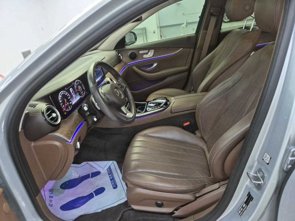 [벤츠] E-클래스 W213 E300e 4MATIC 익스클루시브 - 이미지 11