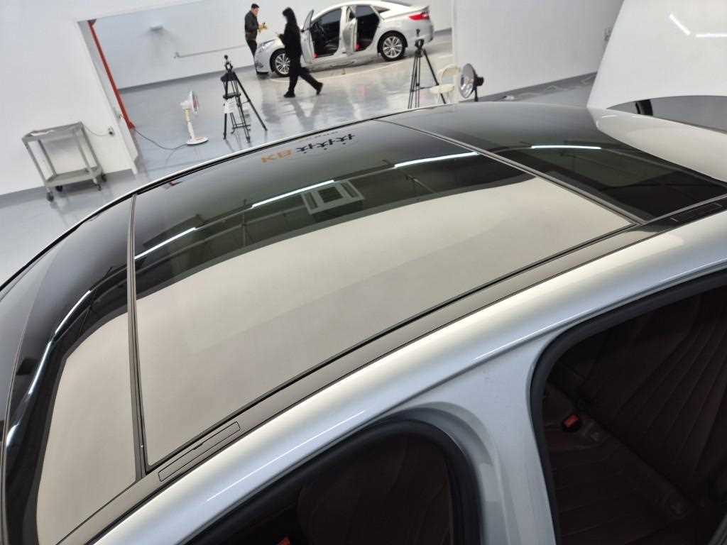 [벤츠] E-클래스 W213 E300e 4MATIC 익스클루시브 - 이미지 13