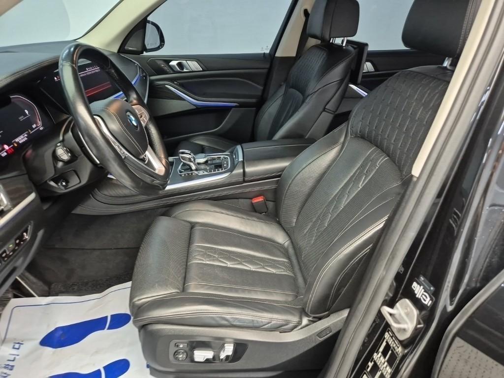 [BMW] X7 (G07) xDrive 30d 디자인 퓨어 엑셀런스 6인승 - 이미지 11