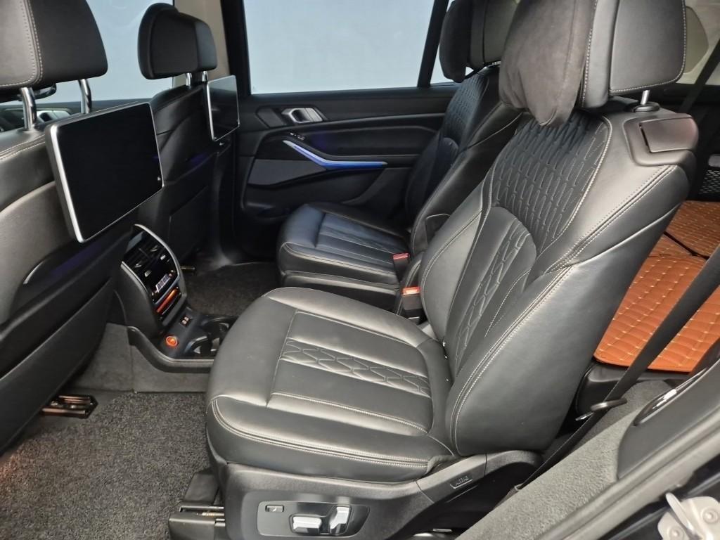 [BMW] X7 (G07) xDrive 30d 디자인 퓨어 엑셀런스 6인승 - 이미지 12