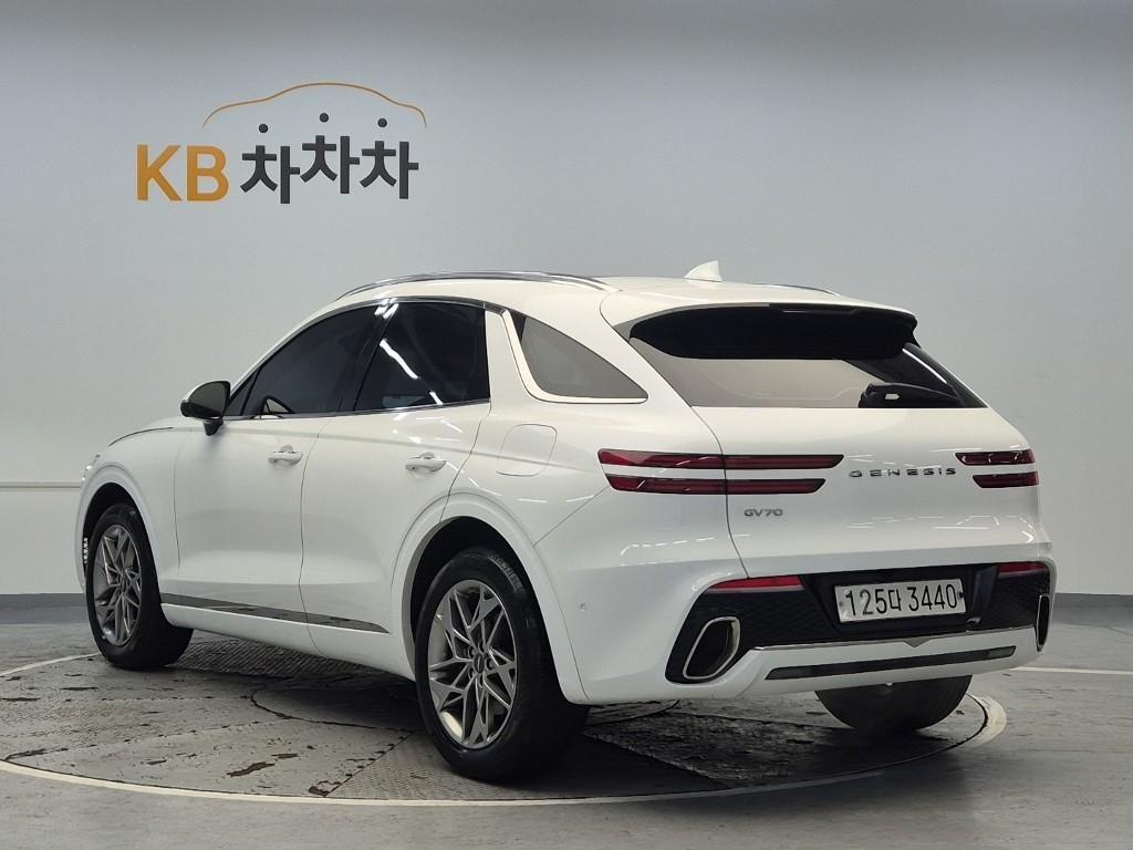 [제네시스] GV70 2.5T 가솔린 2WD 기본형 - 이미지 3