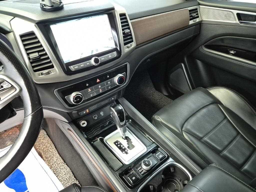 [KG모빌리티(쌍용)] G4렉스턴 디젤 2.2 4WD 유라시아 에디션 (5인승) - 이미지 10