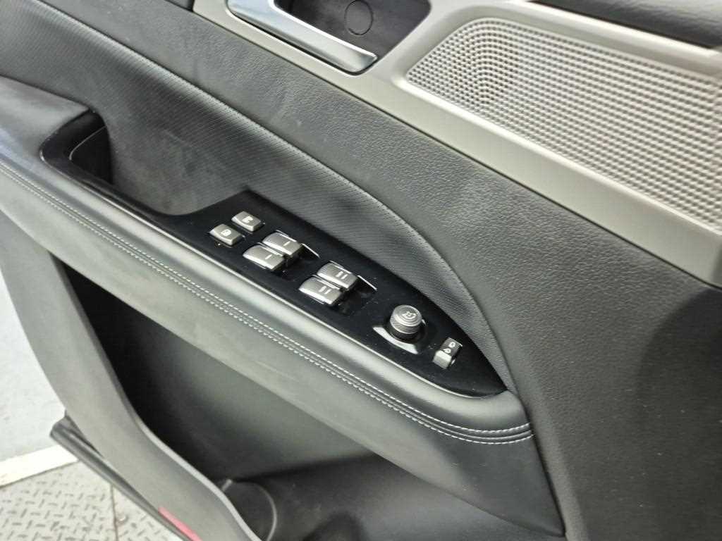 [KG모빌리티(쌍용)] G4렉스턴 디젤 2.2 4WD 유라시아 에디션 (5인승) - 이미지 17