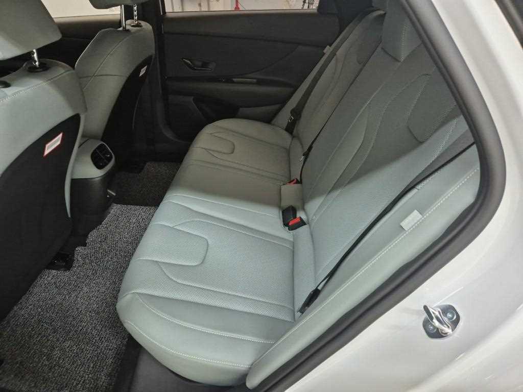 [현대] 더 뉴 아반떼 (CN7) 1.6 가솔린 모던 - 이미지 12