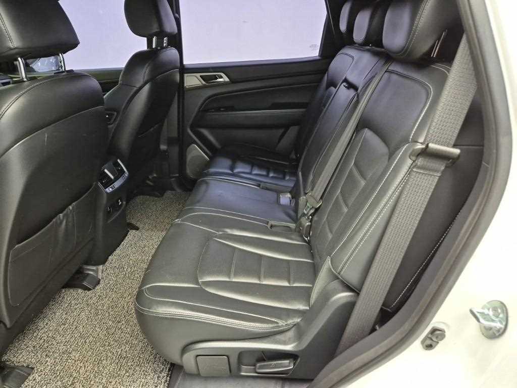 [KG모빌리티(쌍용)] G4렉스턴 디젤 2.2 4WD 유라시아 에디션 (7인승) - 이미지 12