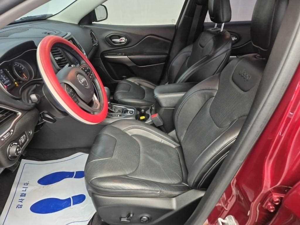 [지프] 체로키(KL) 2.4 론지튜드 하이 AWD        (5인승) - 이미지 11