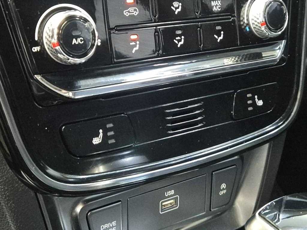 [KG모빌리티(쌍용)] 베리 뉴 티볼리 2WD 가솔린 1.5 V3 - 이미지 17