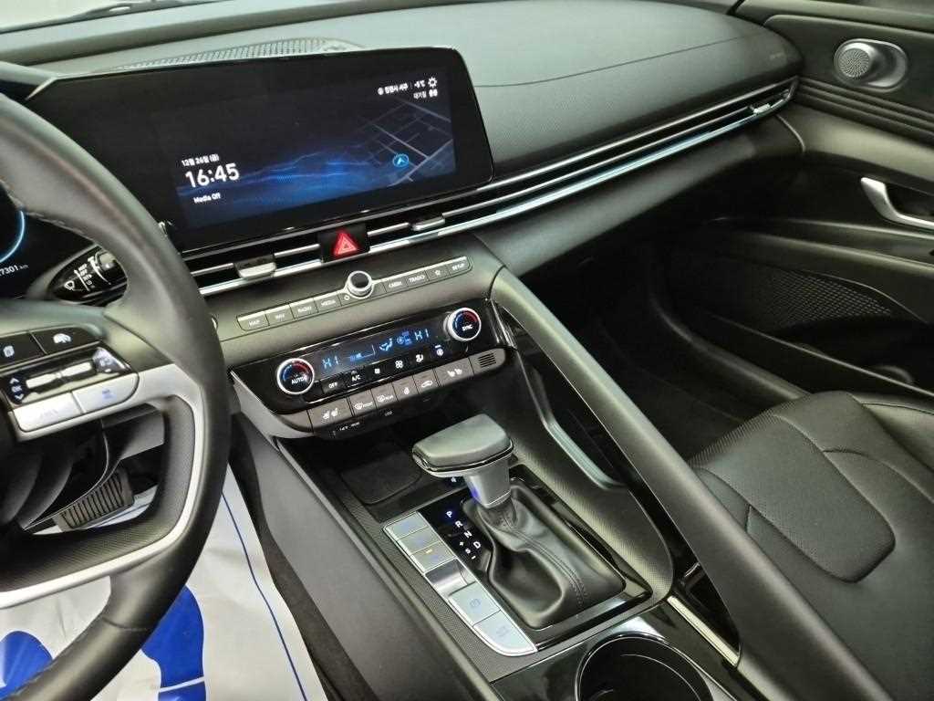 [현대] 더 뉴 아반떼 하이브리드 (CN7) 1.6 HEV 인스퍼레이션 - 이미지 10