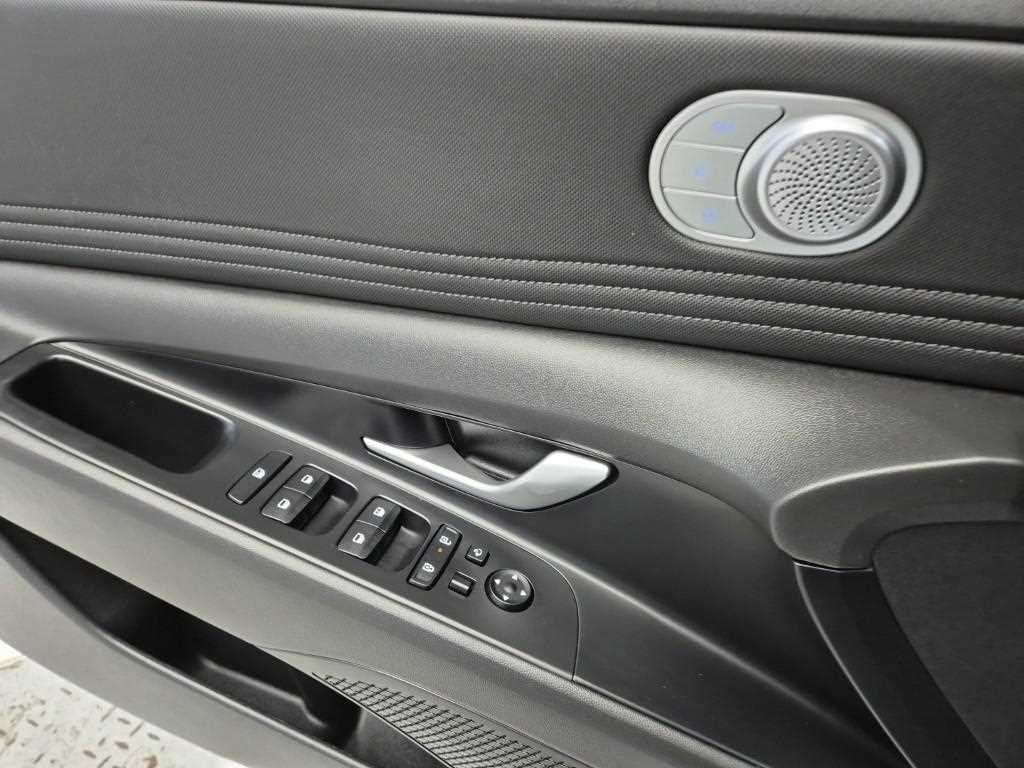 [현대] 더 뉴 아반떼 하이브리드 (CN7) 1.6 HEV 인스퍼레이션 - 이미지 18