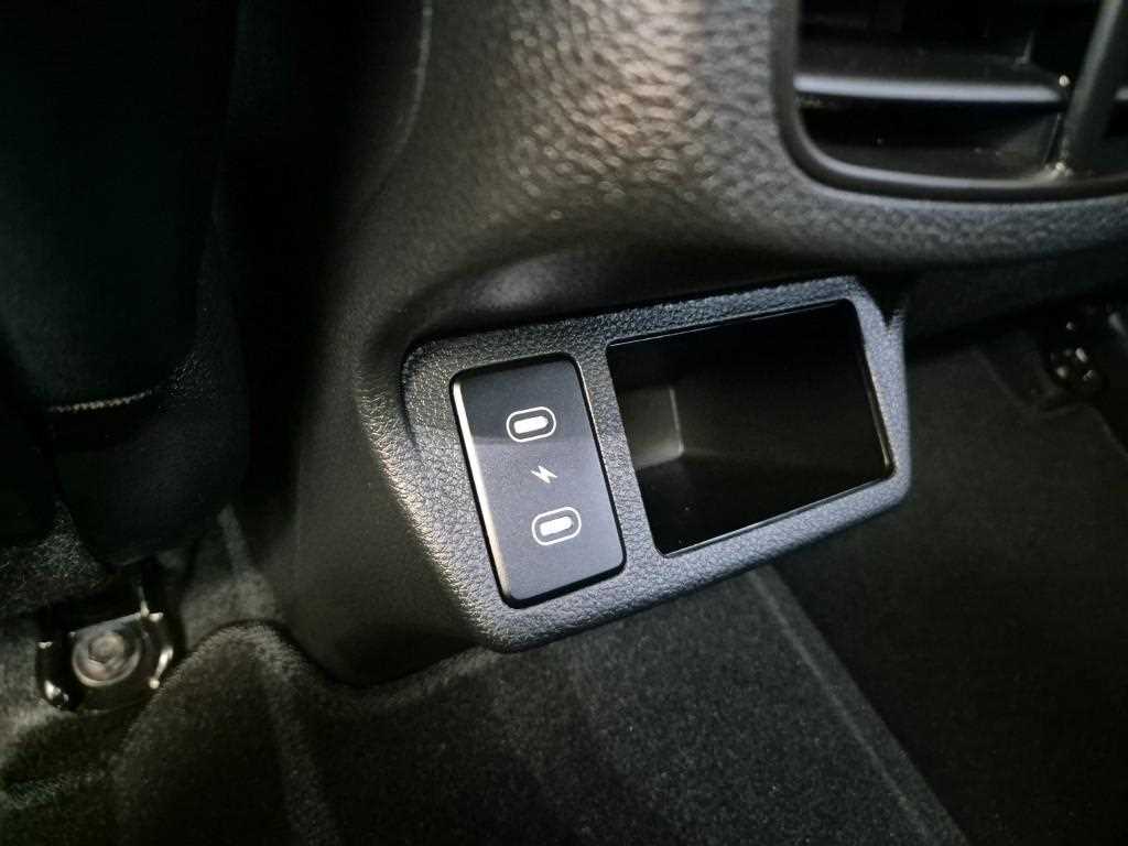 [기아] 더 뉴 셀토스 가솔린 1.6 터보 2WD 프레스티지 - 이미지 19