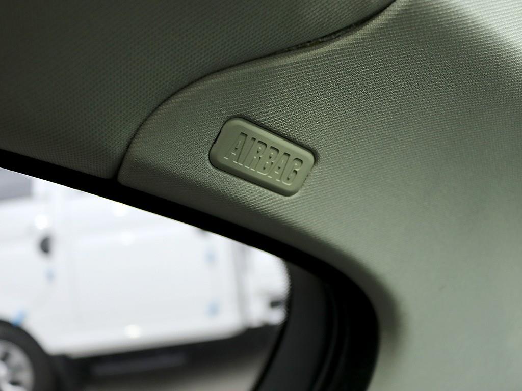 [BMW] 3시리즈 (E90) 320i 세단 - 이미지 16