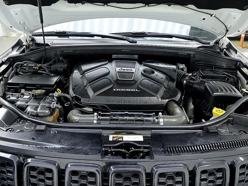 [지프] 그랜드 체로키 3.0 디젤 오버랜드 WK2 - 이미지 7