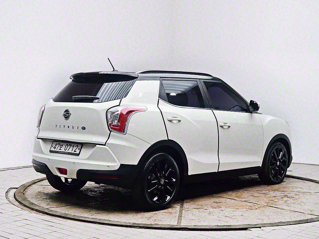 [KG모빌리티(쌍용)] 티볼리 디젤 2WD 1.6 LX - 이미지 4