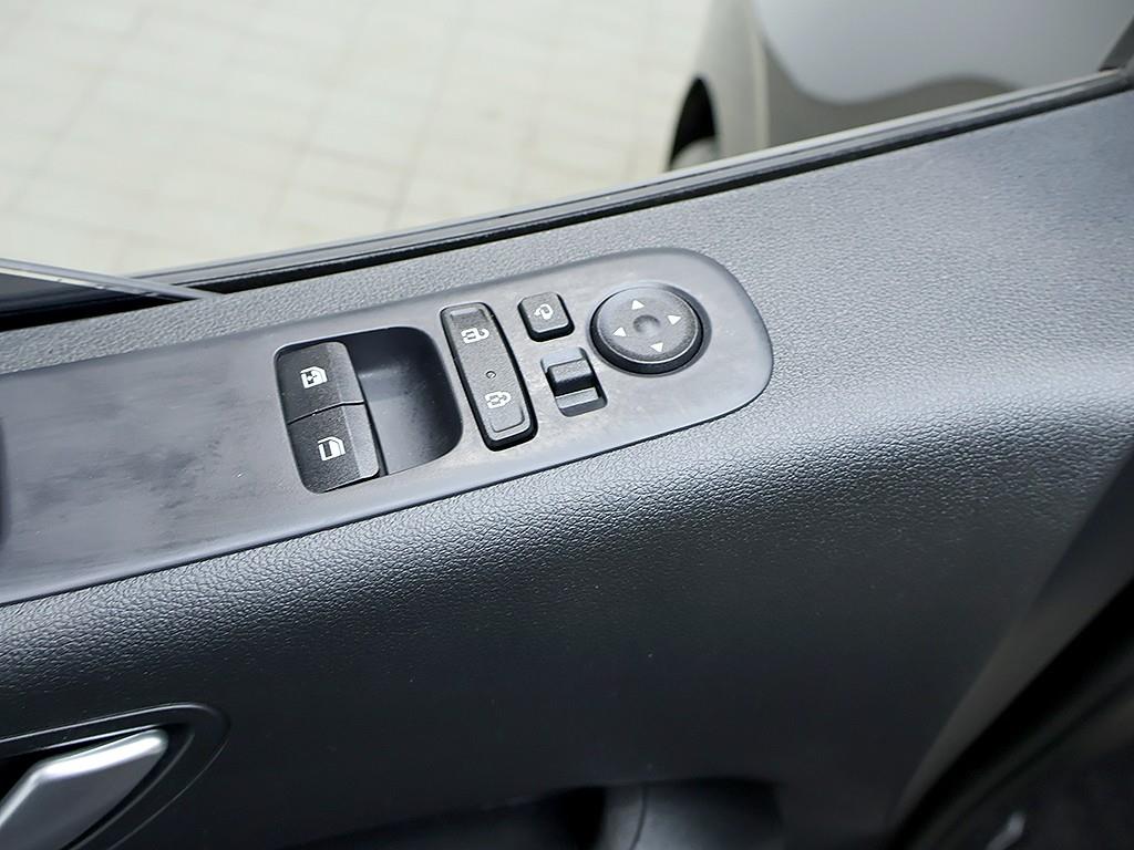 [현대] 스타리아 4WD 디젤 투어러 모던 9인승 - 이미지 16