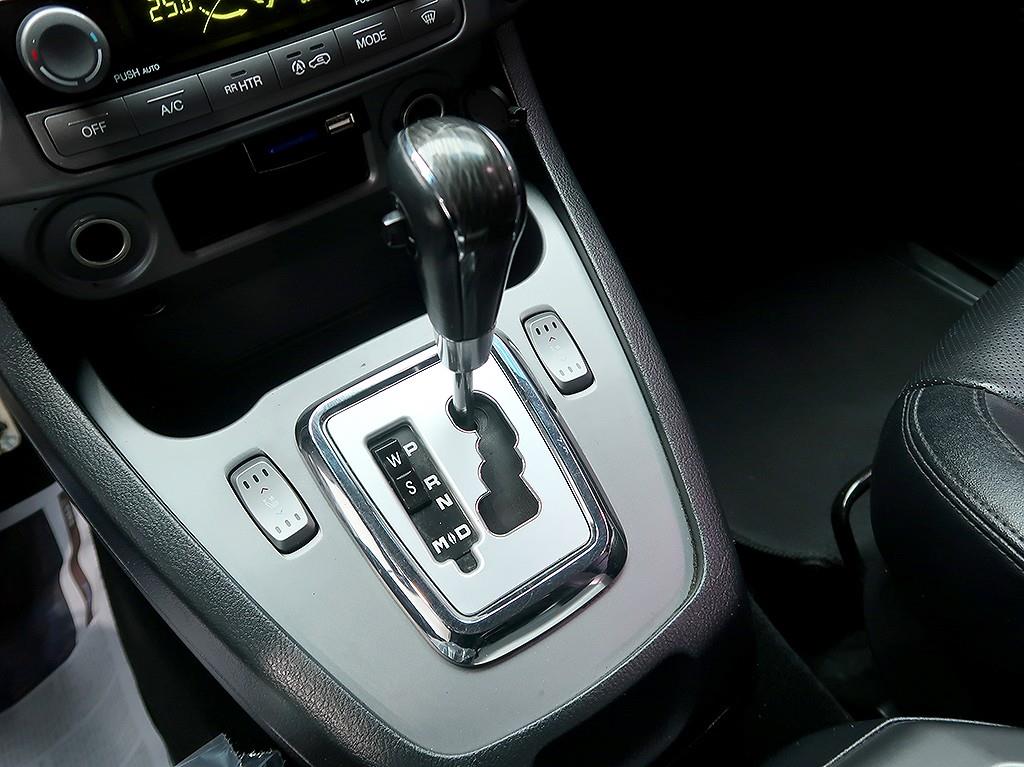 [KG모빌리티(쌍용)] 코란도투리스모 4WD TX 9인승 - 이미지 10