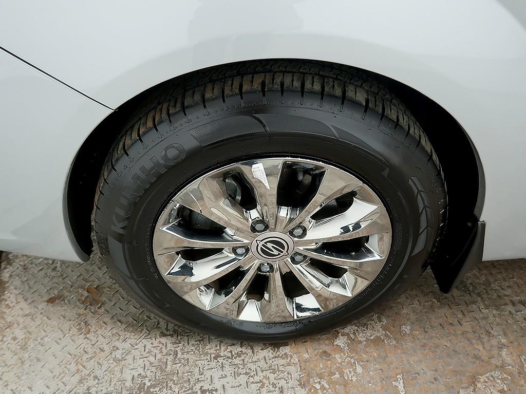 [KG모빌리티(쌍용)] 코란도투리스모 4WD TX 9인승 - 이미지 8