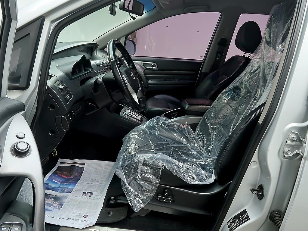 [KG모빌리티(쌍용)] 코란도투리스모 4WD TX 9인승 - 이미지 11