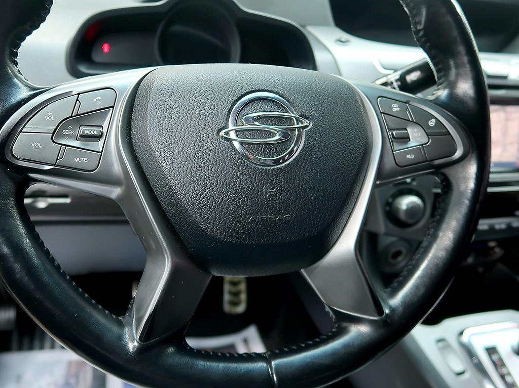 [KG모빌리티(쌍용)] 코란도투리스모 4WD TX 9인승 - 이미지 19