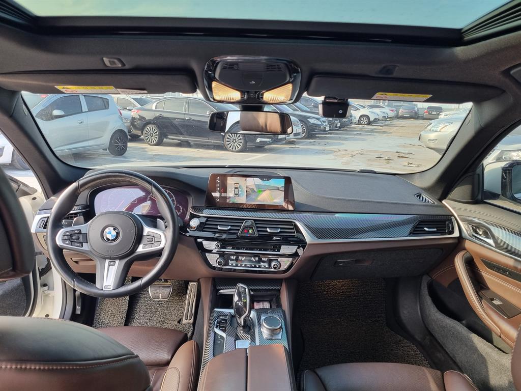 [BMW] 5시리즈 (G30) 520d xDrive M 스포츠 플러스 - 이미지 19