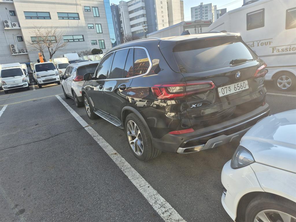 [BMW] X5 (G05) xDrive 30d xLine        (5인승) - 이미지 2