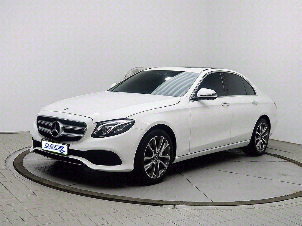 [벤츠] E-클래스 W213 E300 4MATIC 아방가르드 - 이미지 2