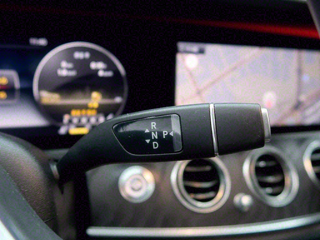 [벤츠] E-클래스 W213 E300 4MATIC 아방가르드 - 이미지 10