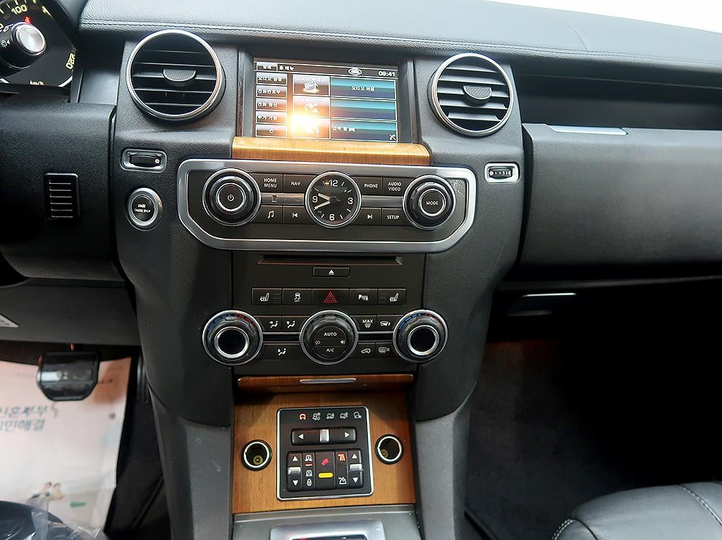 [랜드로버] 디스커버리4 3.0 TDV6 SE - 이미지 9