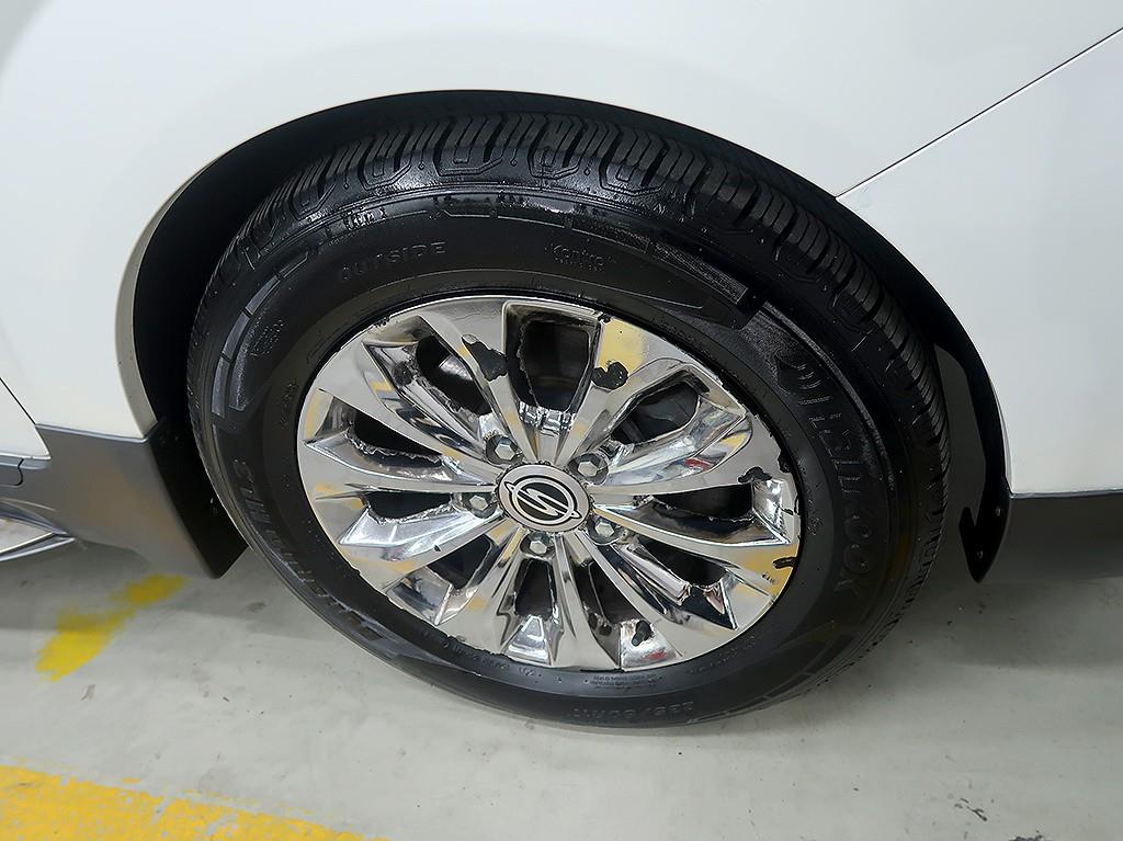 [KG모빌리티(쌍용) ] 코란도투리스모 4WD 아웃도어 에디션 - 이미지 8