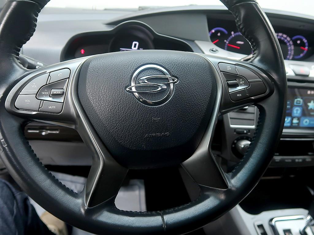 [KG모빌리티(쌍용) ] 코란도투리스모 4WD 아웃도어 에디션 - 이미지 14