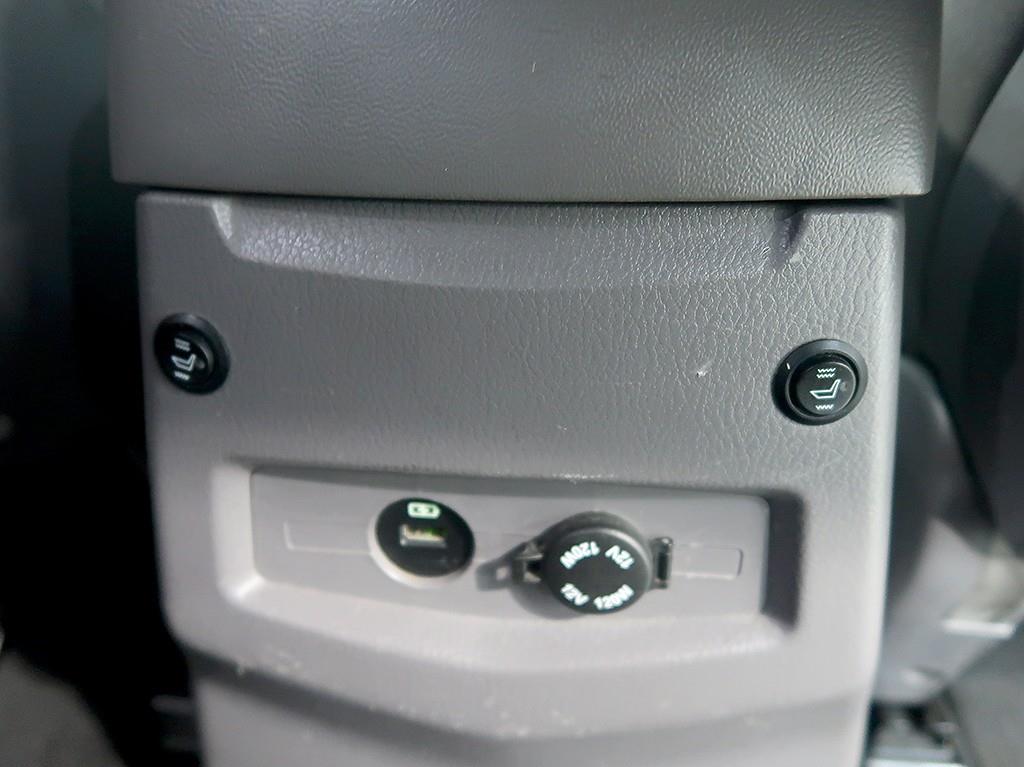 [KG모빌리티(쌍용) ] 코란도투리스모 4WD 아웃도어 에디션 - 이미지 18