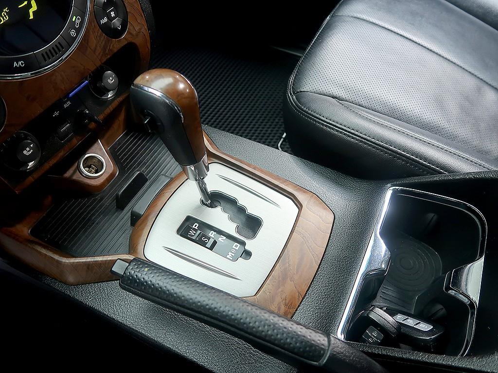 [KG모빌리티(쌍용) ] 렉스턴W 2.2 4WD RX7 럭셔리       (5인승) - 이미지 10