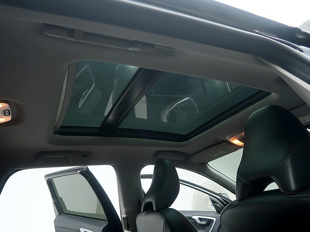 [볼보] XC60 D3 - 이미지 15