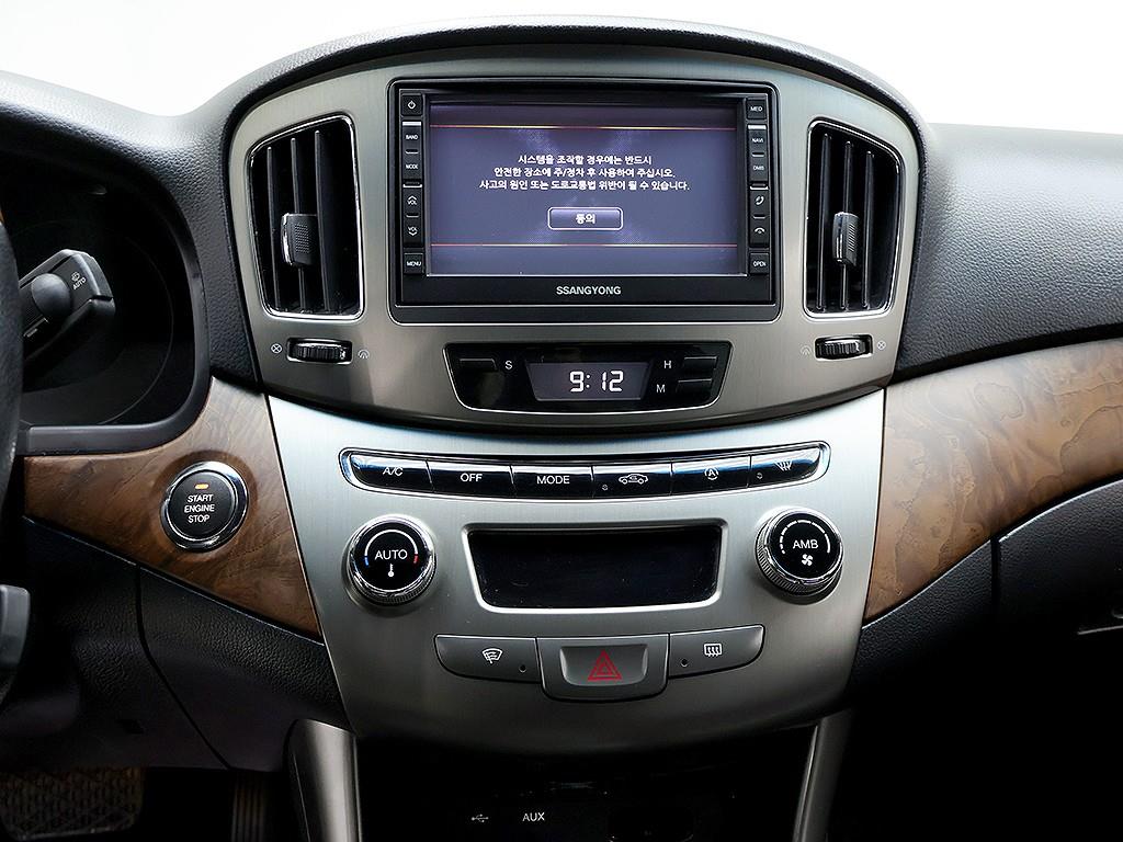 [KG모빌리티(쌍용) ] 체어맨H 뉴클래식 500S 최고급형 - 이미지 9