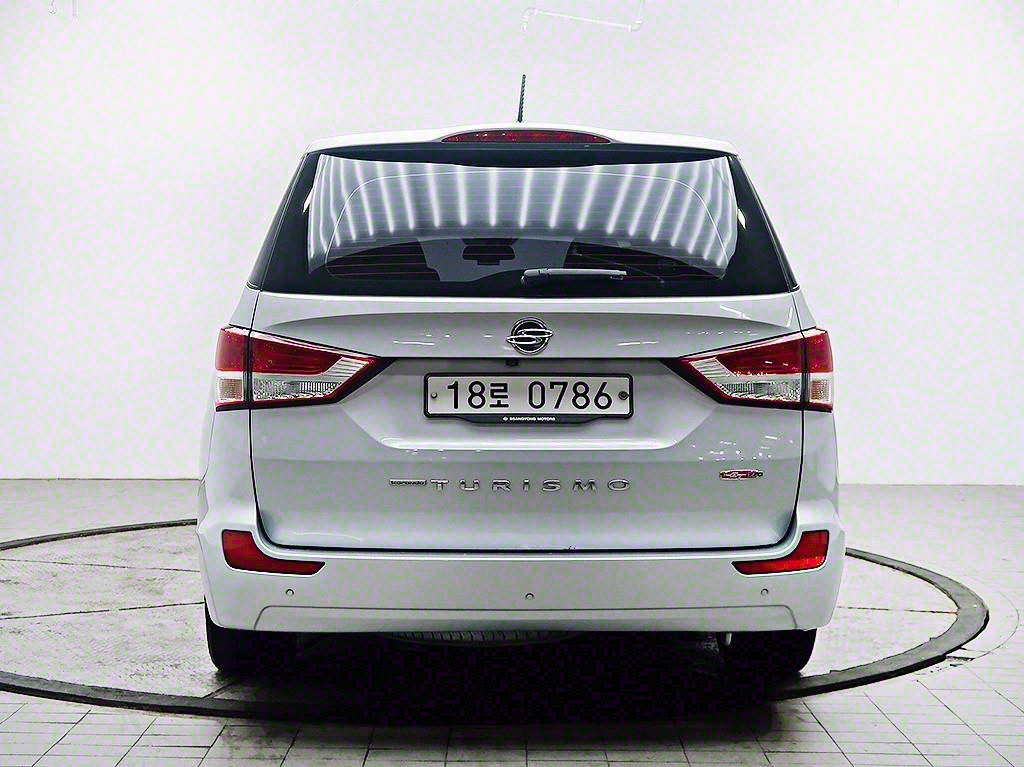 [KG모빌리티(쌍용) ] 코란도투리스모 4WD TX 9인승       (9인승) - 이미지 3