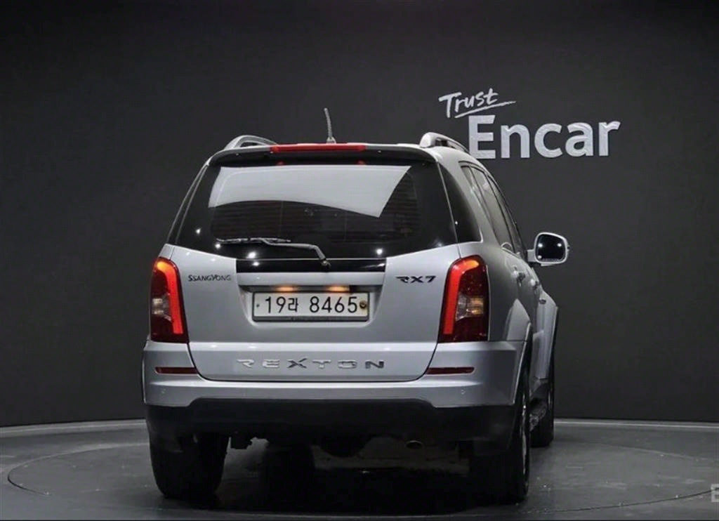 [KG모빌리티(쌍용) ] 렉스턴W 2.0 4WD 어드벤처 60th 에디션 - 이미지 4