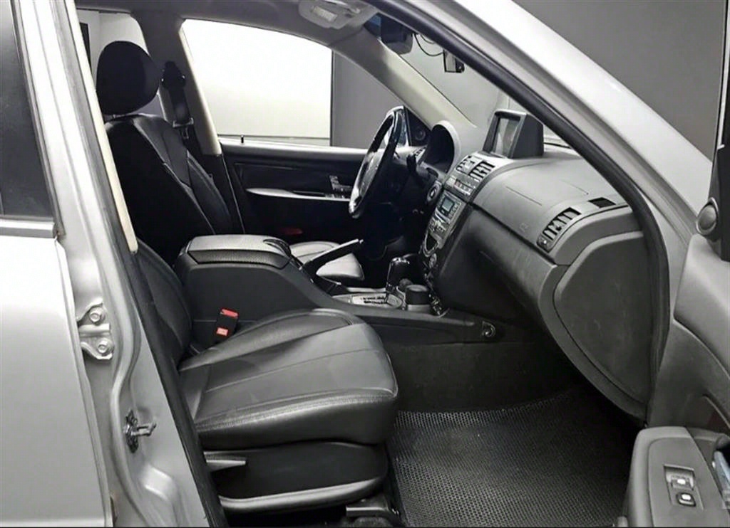 [KG모빌리티(쌍용) ] 렉스턴W 2.0 4WD 어드벤처 60th 에디션 - 이미지 10