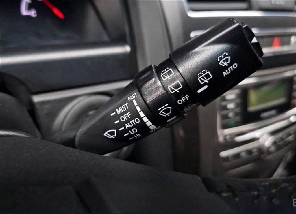 [KG모빌리티(쌍용) ] 렉스턴W 2.0 4WD 어드벤처 60th 에디션 - 이미지 18