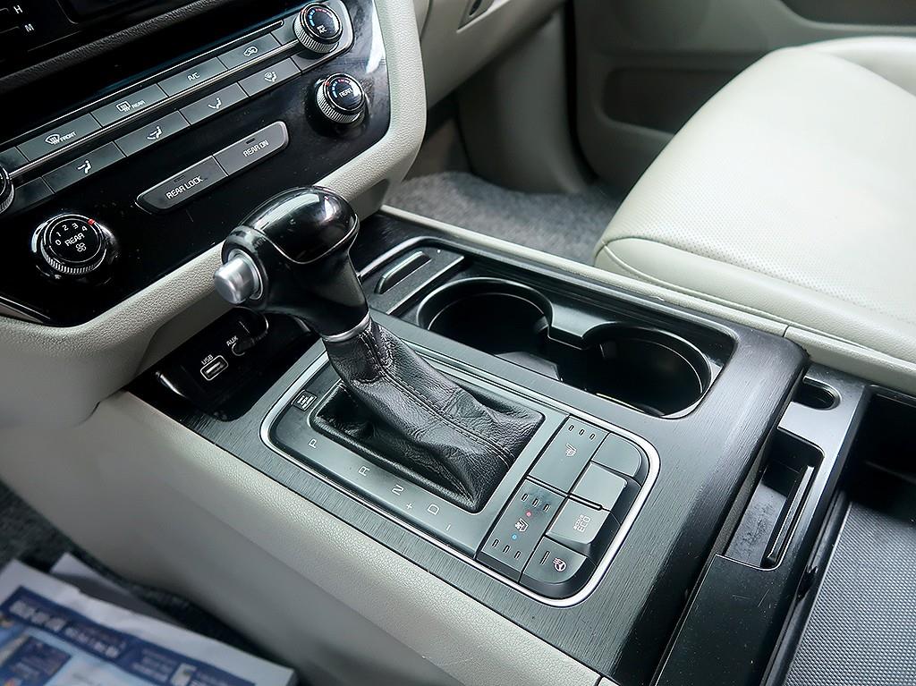 [기아] 올 뉴 카니발 디젤 9인승 럭셔리 - 이미지 10