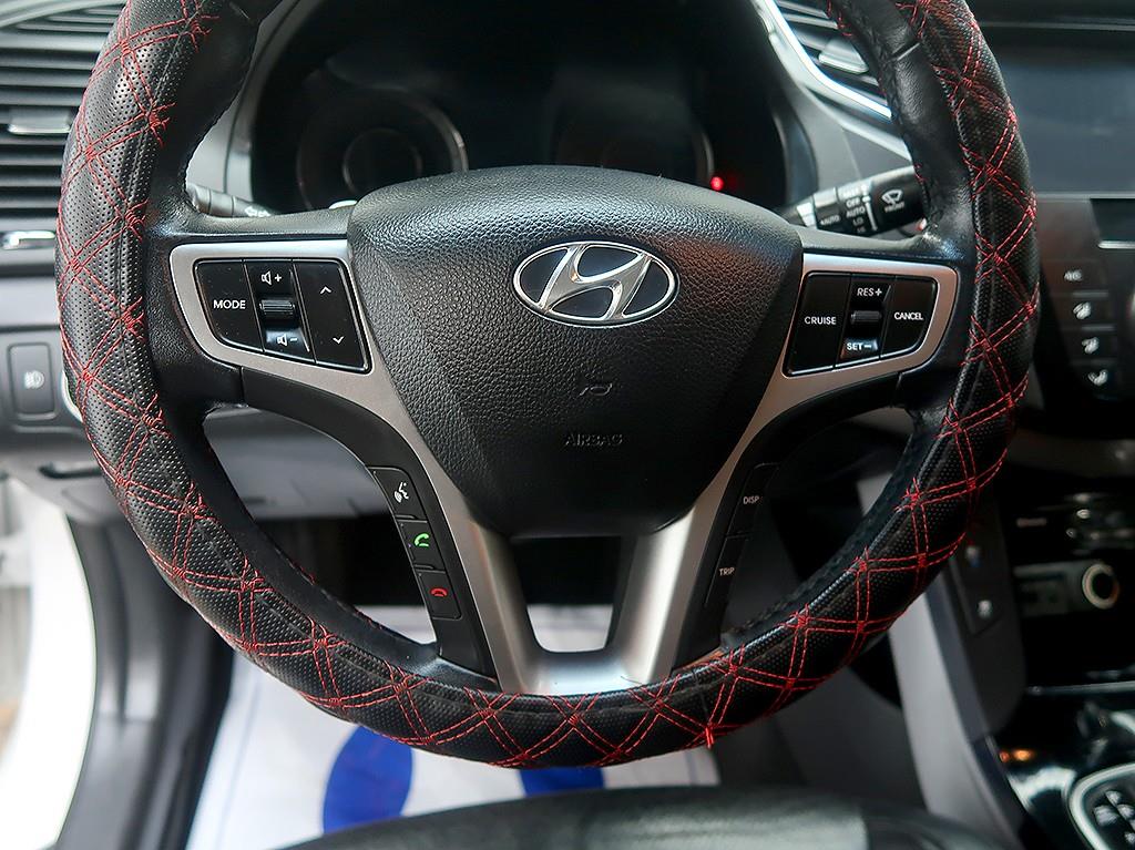 [현대] i40Saloon 1.7 VGT PREMIUM - 이미지 17