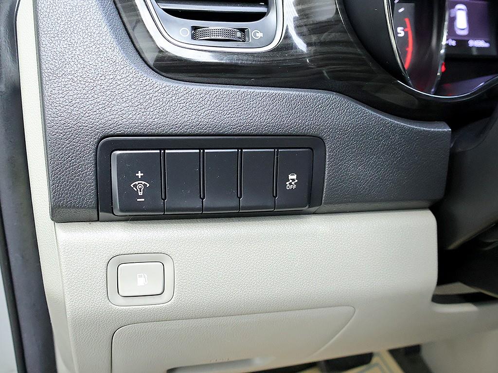 [기아] 더 뉴 카니발 디젤 9인승 노블레스 스페셜 - 이미지 14