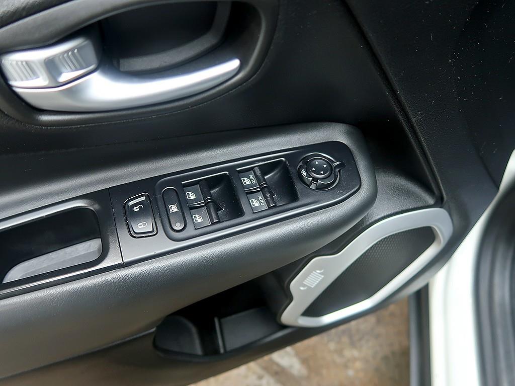 [지프] 레니게이드 2.4 론지튜드 하이 - 이미지 14