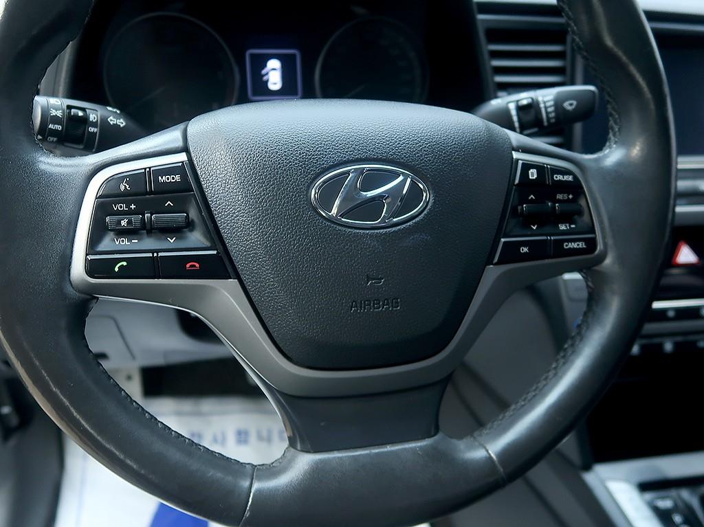 [현대] 아반떼 AD 1.6 e-VGT 프리미엄 - 이미지 16