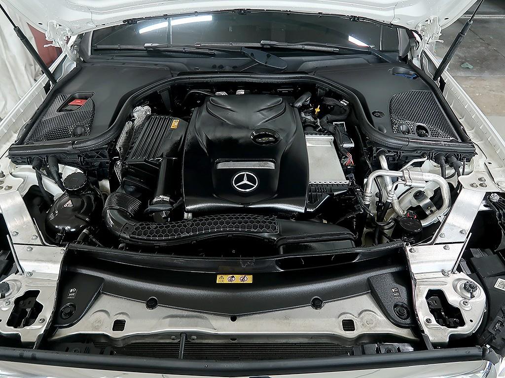 [벤츠] E-클래스 W213 E300 4MATIC 익스클루시브 - 이미지 7