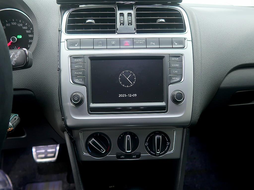 [폭스바겐] 폴로 1.4 TDI 블루모션 R-LINE - 이미지 9