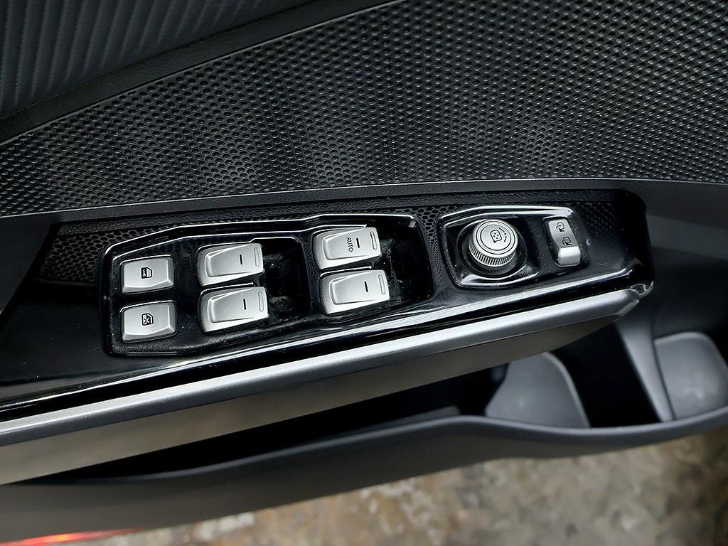 [KG모빌리티(쌍용) ] 티볼리 디젤 4WD 1.6 LX - 이미지 16